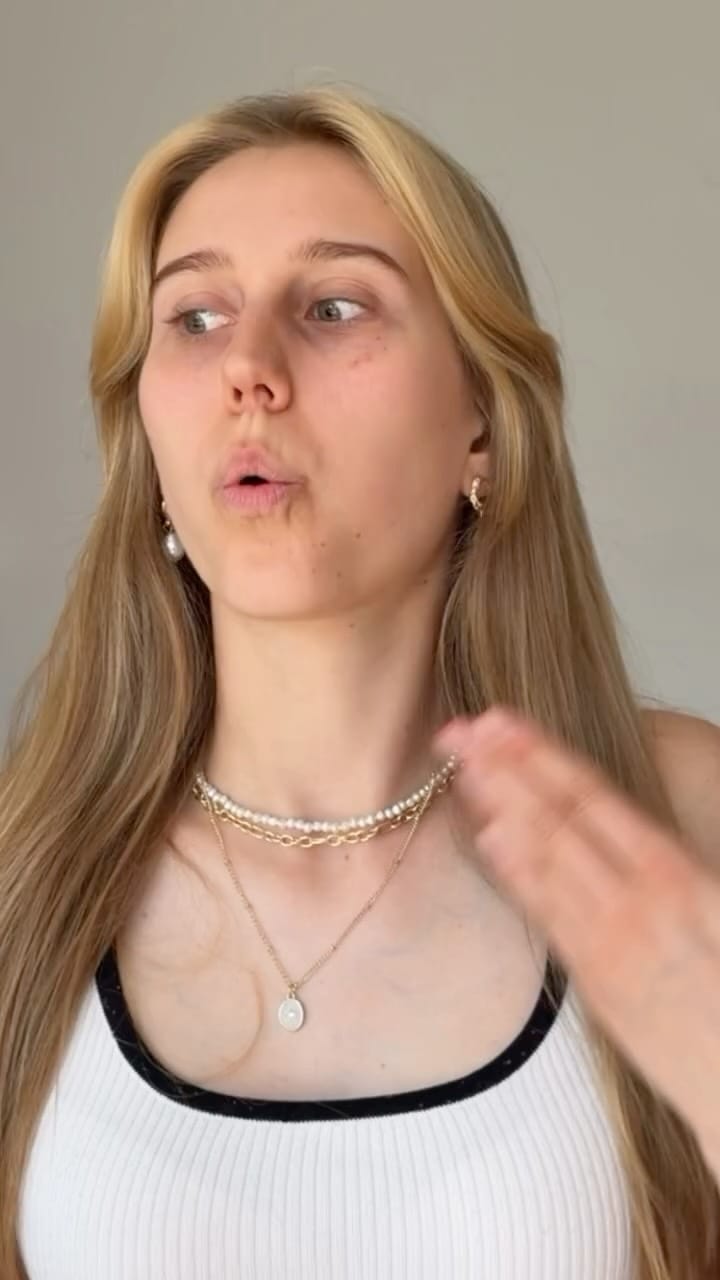 Post 1 by Professionelle Makeup Haarstyling on Instagram (video)