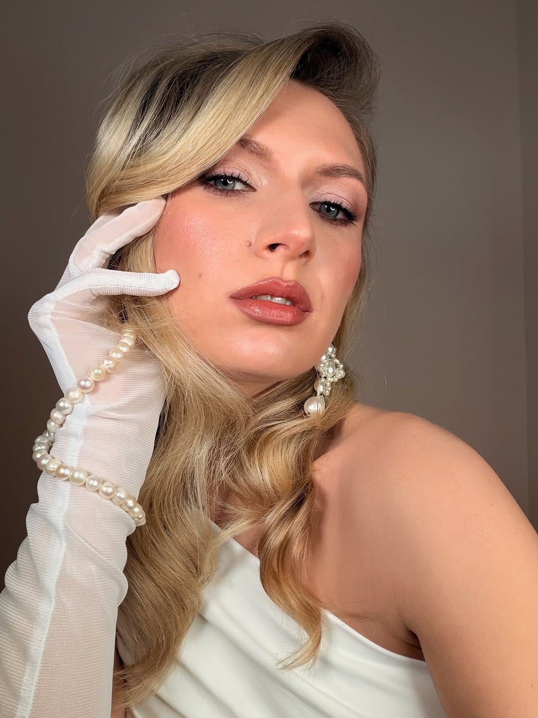 Post 9 by Professionelle Makeup Haarstyling on Instagram (image)