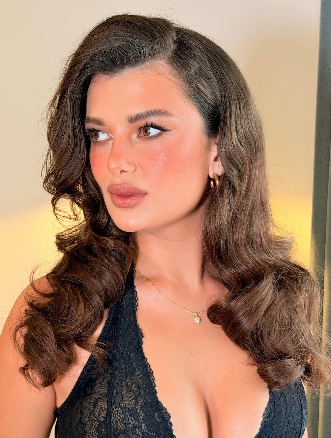 Post 4 by Professionelle Makeup Haarstyling on Instagram (carousel)