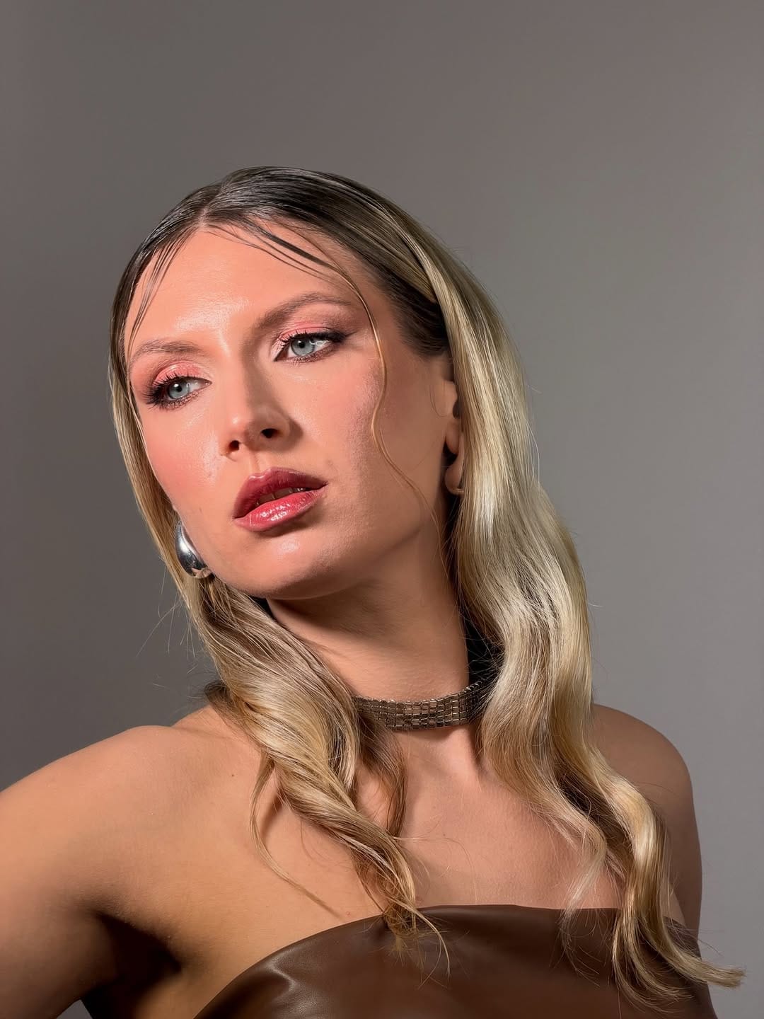 Post 5 by Professionelle Makeup Haarstyling on Instagram (carousel)