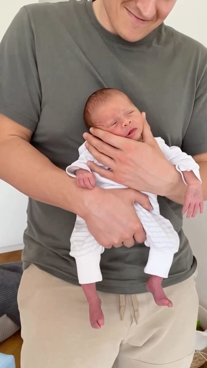 Post 3 by mainbaby on Instagram (video)