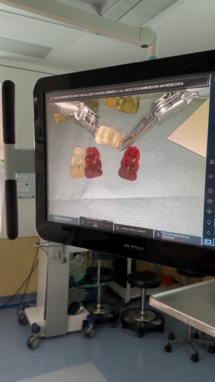 Post 7 by Evang. Kliniken Essen-Mitte on Instagram (video)