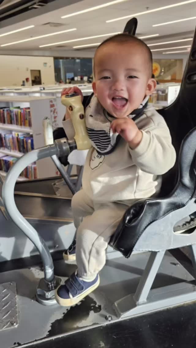 Post 3 by Julie, Cuong, Blake & Leo on Instagram (video)