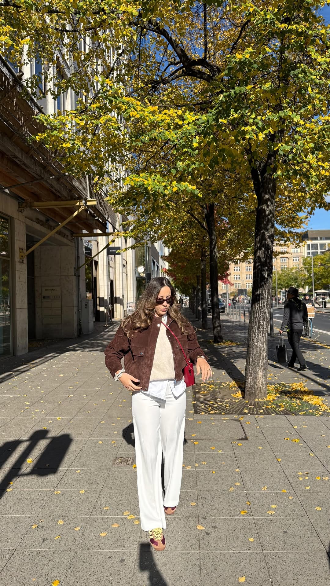 Post 8 by Nesrine on Instagram (video)