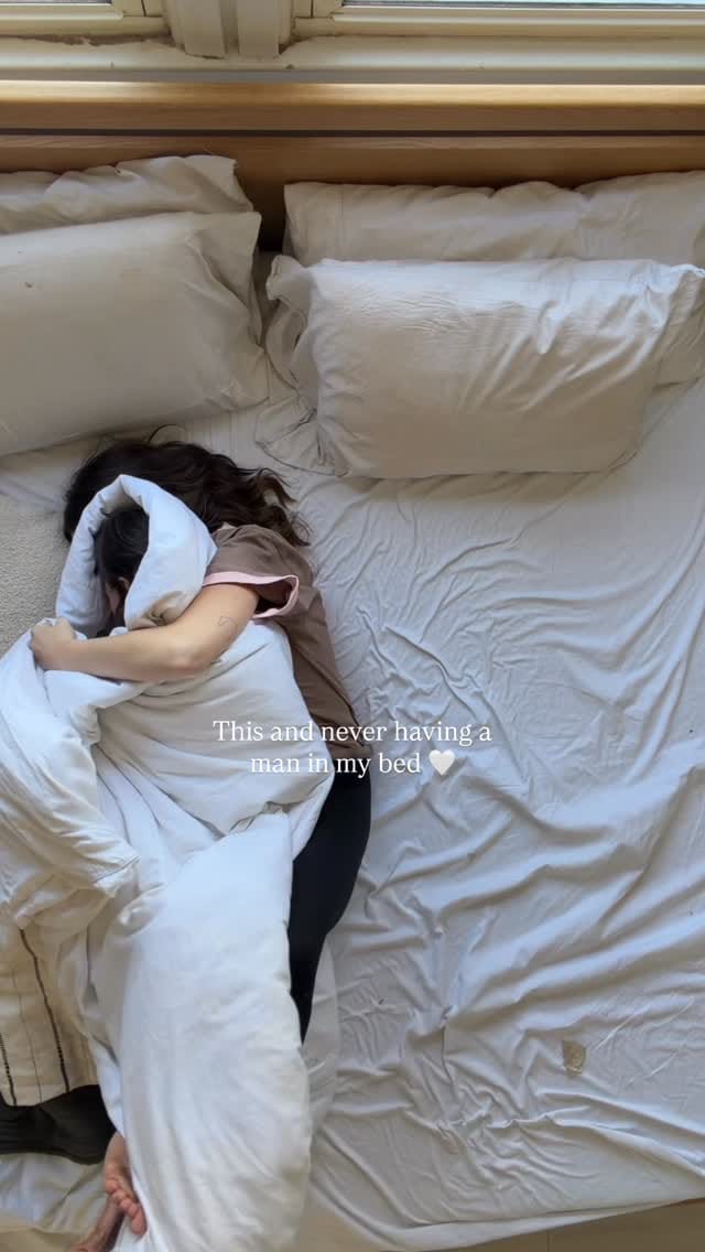 Post 3 by Sam | motherhood, books, travel on Instagram (video)