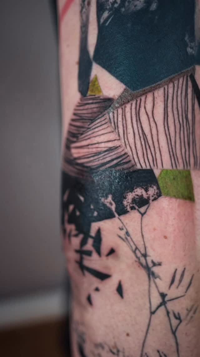 Post 4 by Julia Toebel • Tattoo Artist on Instagram (video)