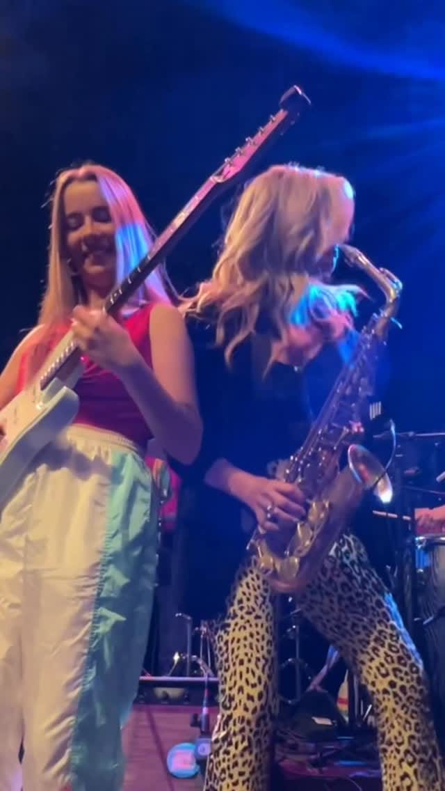 Post 1 by Julia Lange on Instagram (video)
