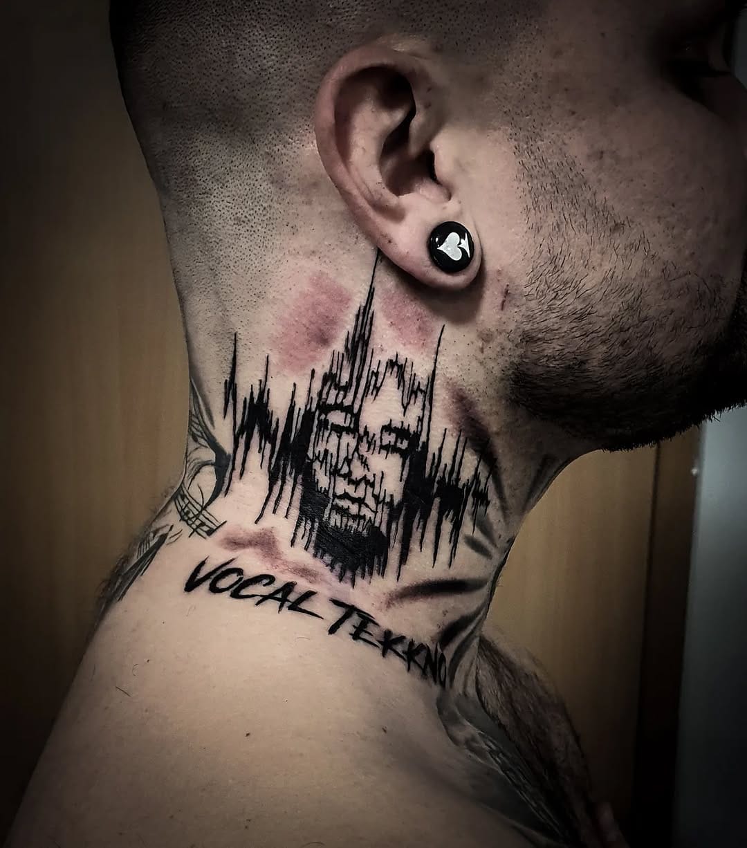 Post 10 by JulianInK on Instagram (image)