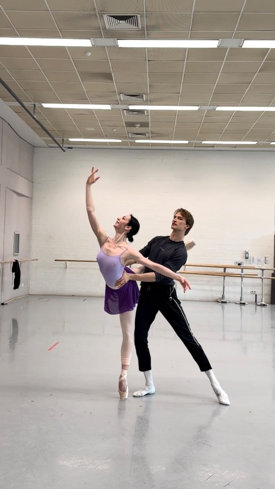 Post 3 by Anna Nevzorova on Instagram (video)