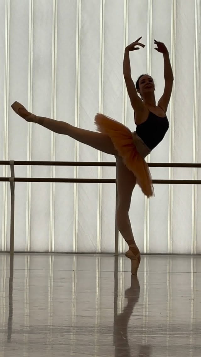 Post 2 by Anna Nevzorova on Instagram (video)