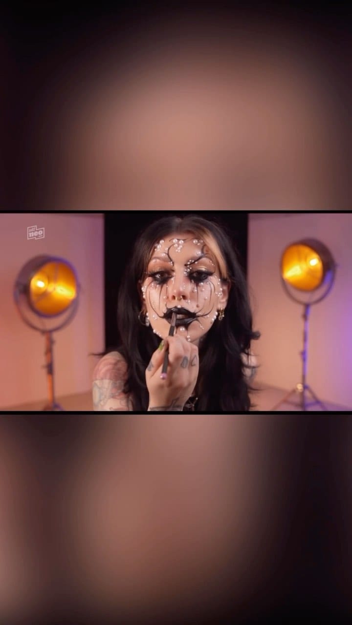 Post 10 by 𝔐𝔢𝔩𝔦𝔰𝔰𝔞 ℜ𝔦𝔤𝔥𝔦- MAKE UP/ HAIR/ CASTING/ TOOTH GEMS on Instagram (video)