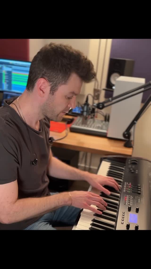 Post 3 by Felix Rogge on Instagram (video)