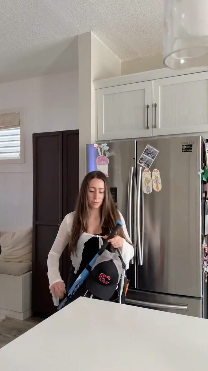 Post 4 by Nikki Koch ♡ Motherhood.Style.Home.UGC on Instagram (video)