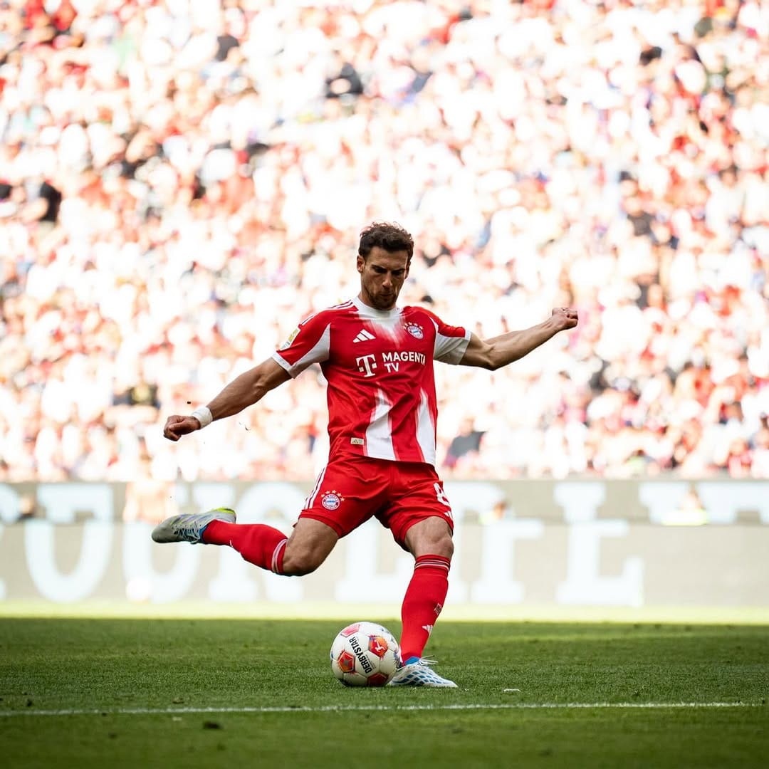 Post 6 by Leon Goretzka on Instagram (carousel)
