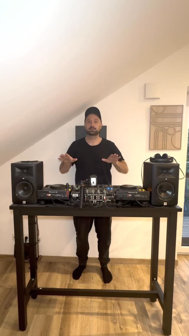 Post 2 by Mark Dekoda on Instagram (video)