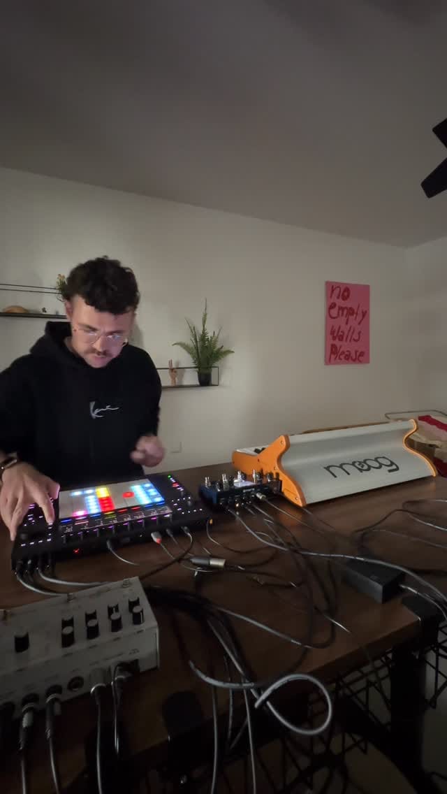 Post 4 by KVNDRA on Instagram (video)
