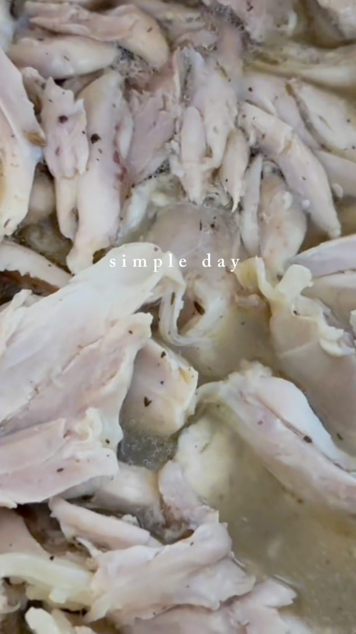 Post 1 by FALAK KHALIQ on Instagram (video)