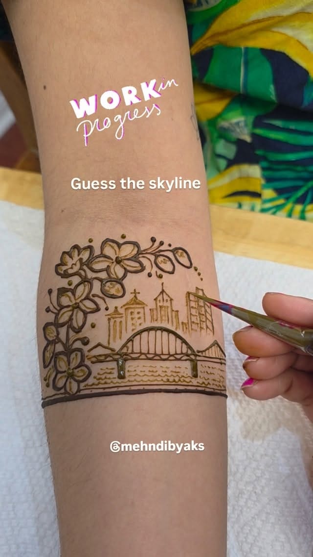 Post 3 by Toronto Henna artist on Instagram (video)