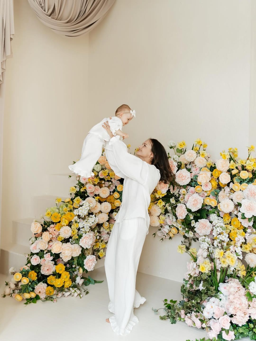 Post 7 by Toronto Family & Maternity Photographer on Instagram (carousel)