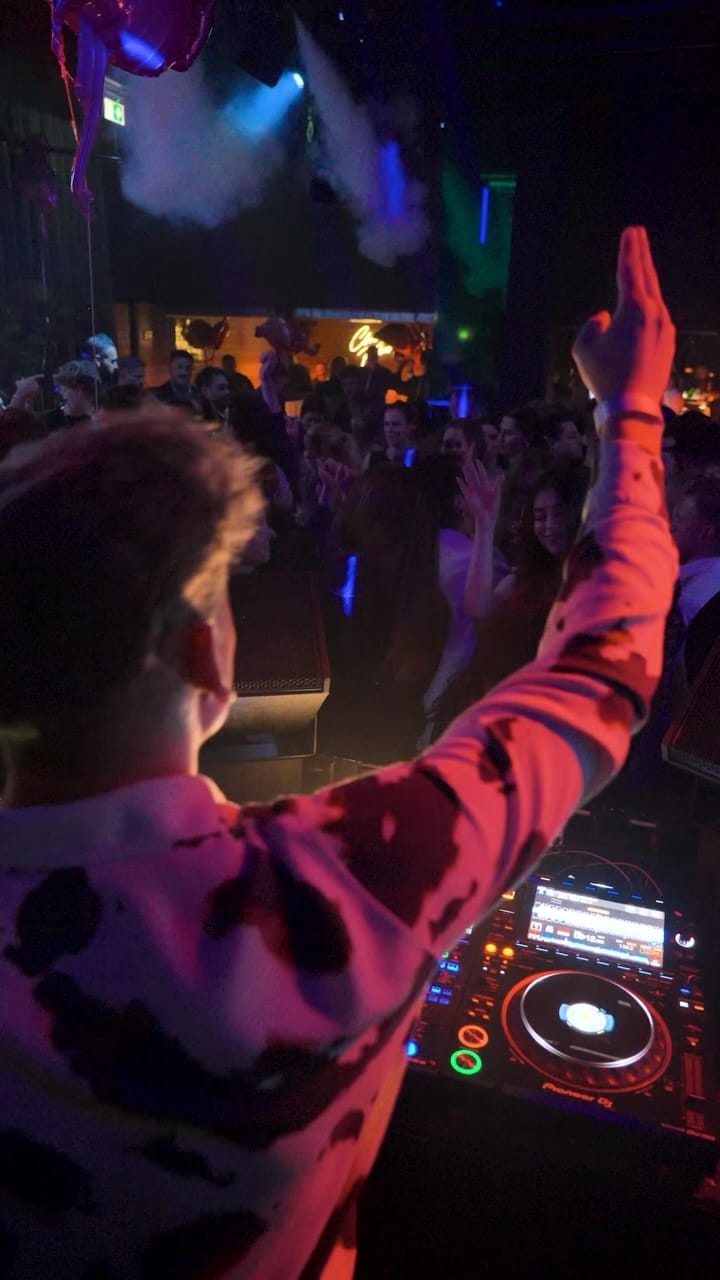 Post 1 by Kenneth B on Instagram (video)