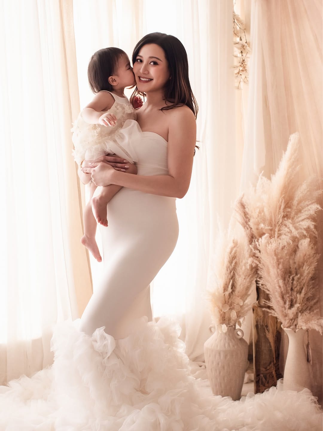 Post 4 by Jafar Edrisi - Newborn & Maternity photographer Vancouver, BC on Instagram (carousel)