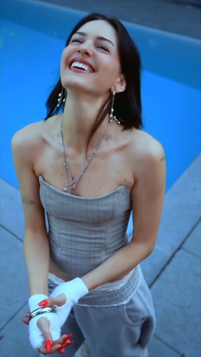 Post 2 by 𝓢𝓿𝓮𝓷𝓳𝓪 𝓟𝓪𝓫𝓼𝓽🌙☁️ on Instagram (video)