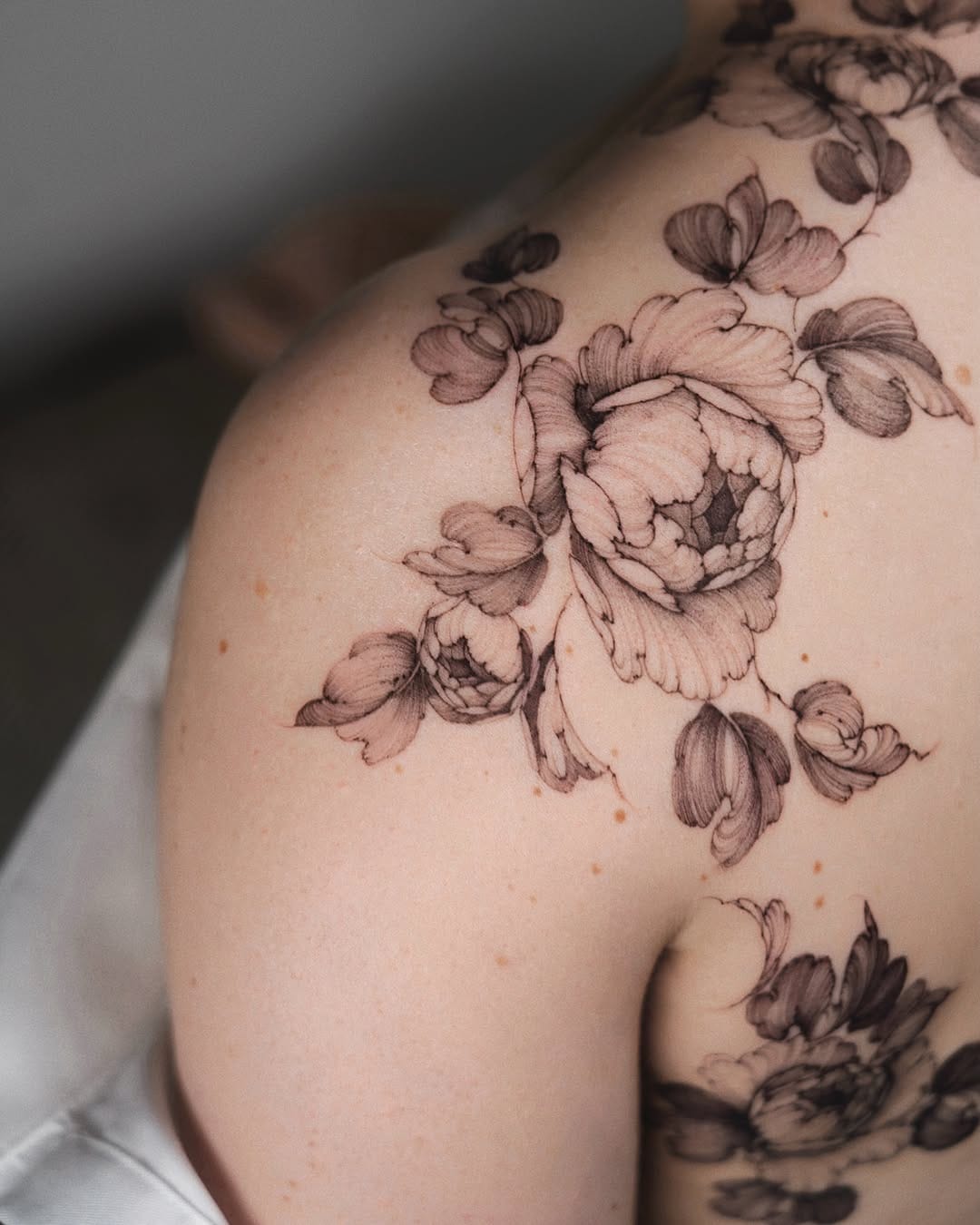 Post 2 by Kitty | Floral, fineline Tattoo Artist on Instagram (carousel)