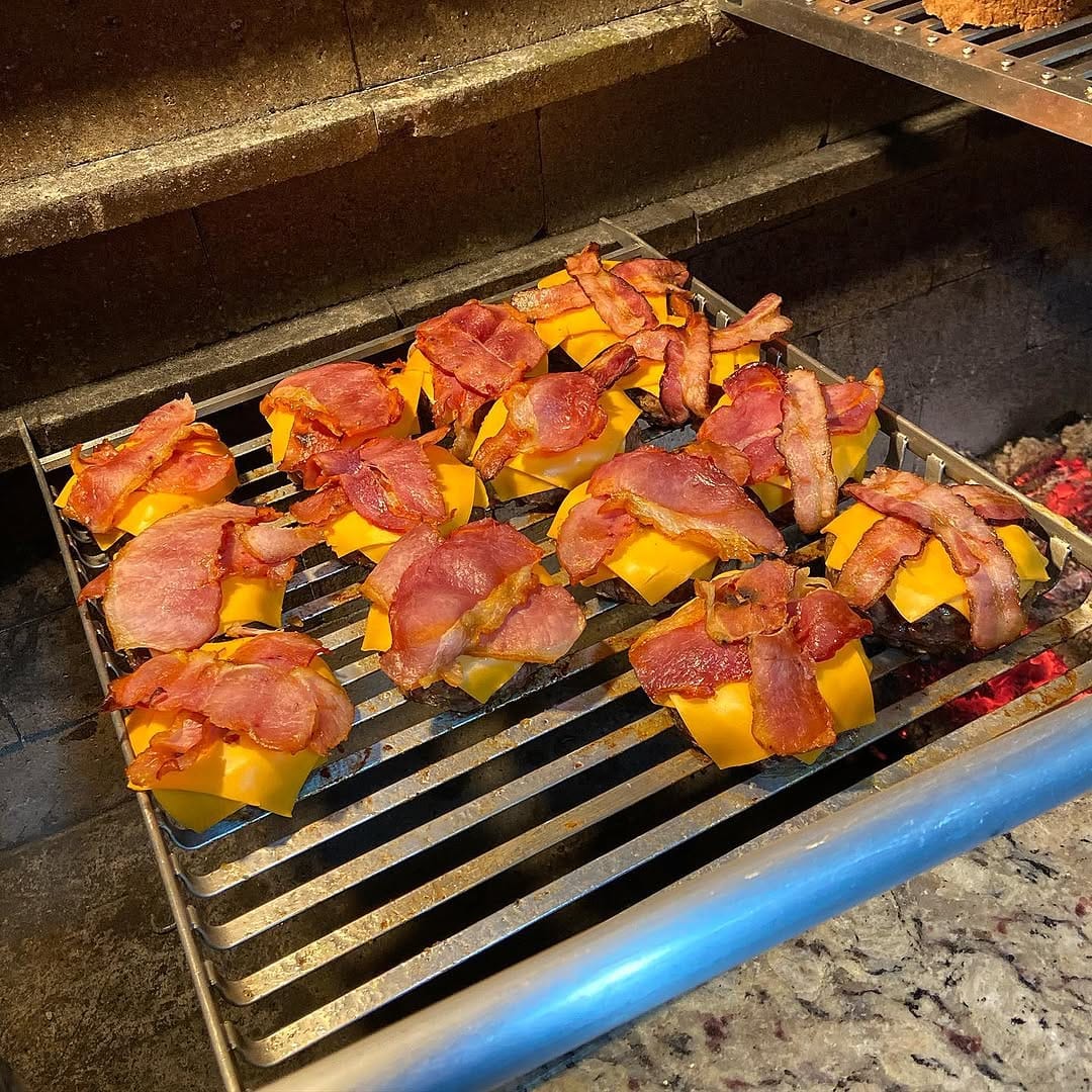 Post 5 by Xirú Burger on Instagram (image)