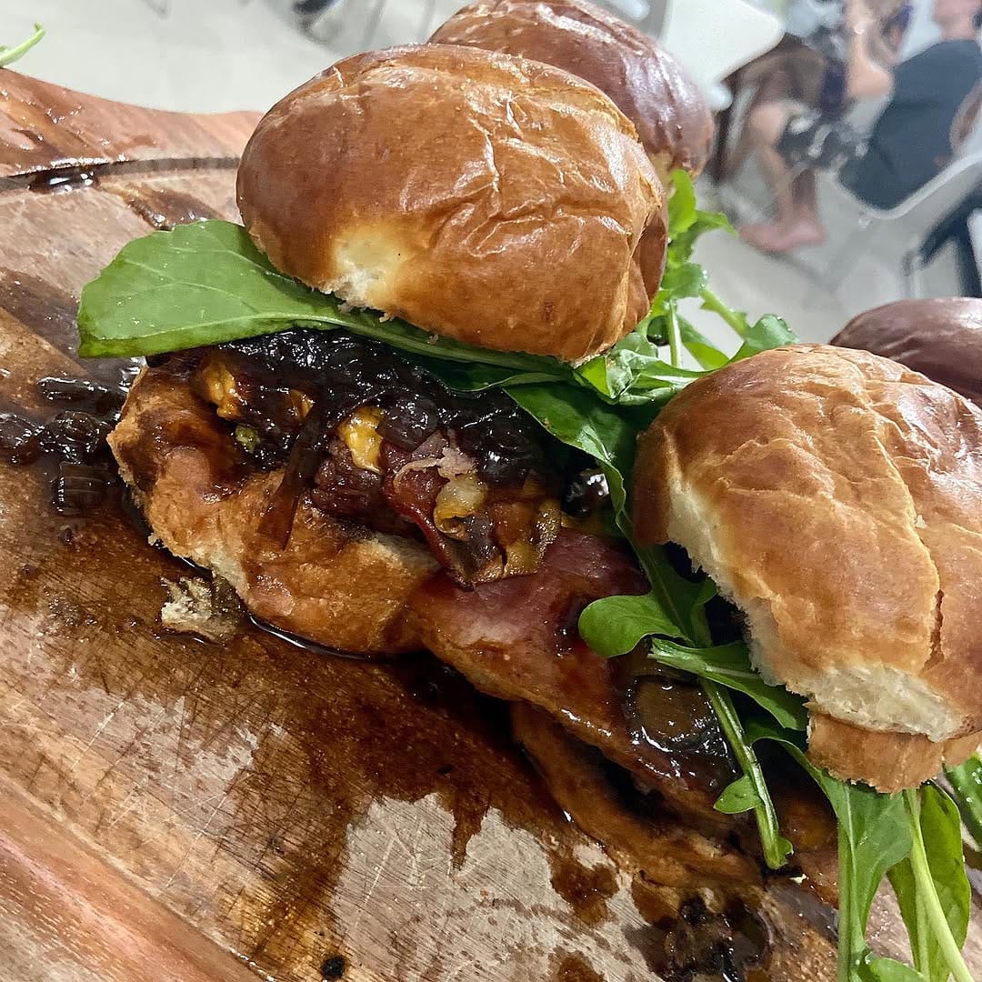 Post 2 by Xirú Burger on Instagram (image)