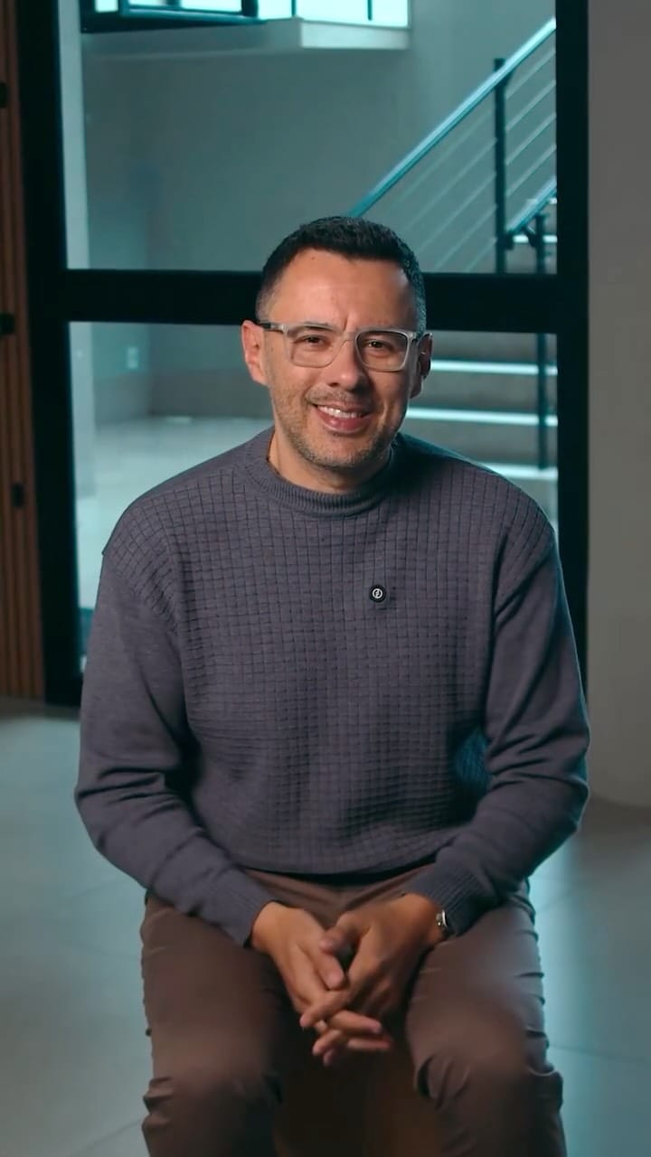 Post 10 by Igreja Essencial on Instagram (video)