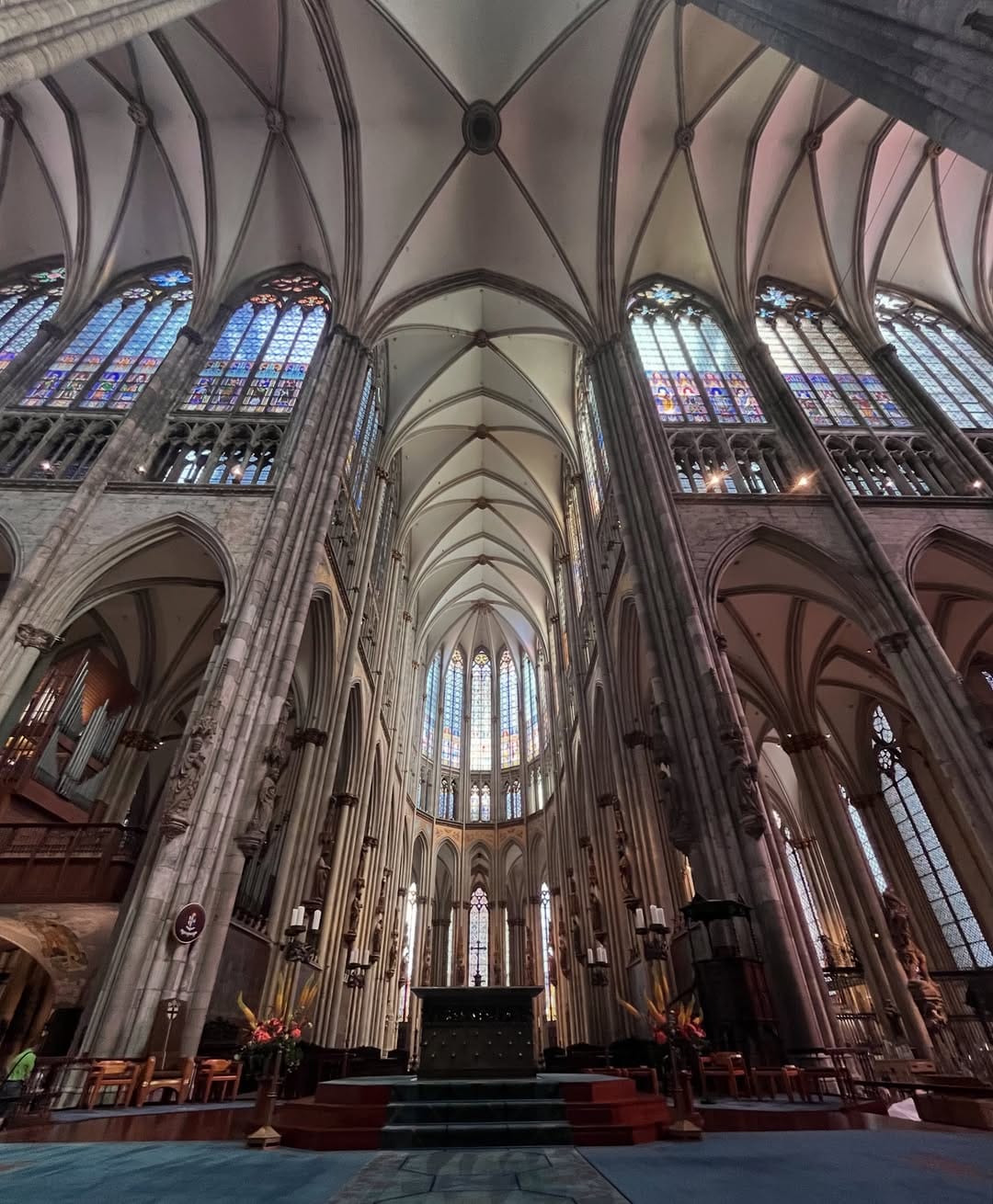 Post 3 by Kölner Dom - Cologne Cathedral on Instagram (image)