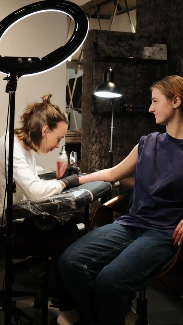 Post 6 by Evelina • TATTOO ARTIST • Paris • Amsterdam • Munich on Instagram (video)