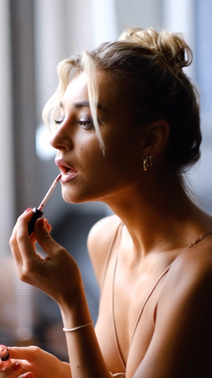Post 10 by Viktoria Nowak on Instagram (video)
