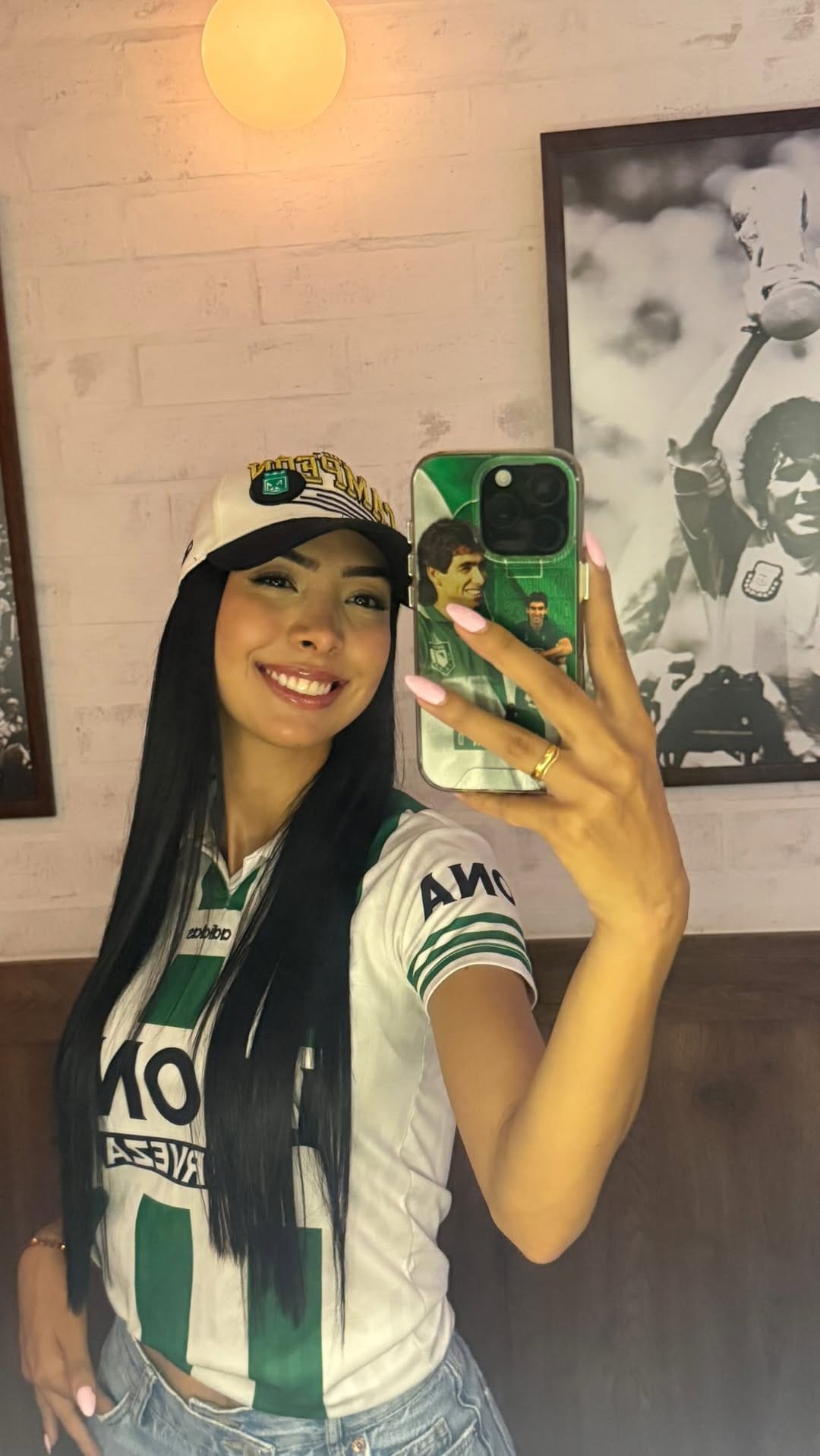 Post 4 by Dr. Daniel Londoño Gallego 🇨🇴 | Ceramic Veneers / SMILE DESIGN on Instagram (video)