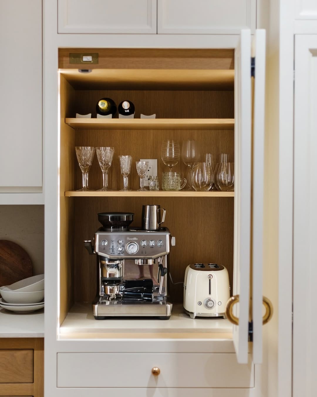 Post 2 by Bloomsbury Kitchens & Fine Cabinetry on Instagram (image)