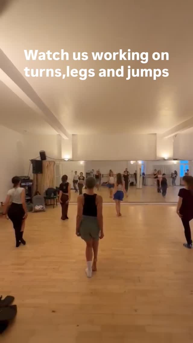 Post 5 by SONIA BARTUCCELLI-DANCE-BERLIN on Instagram (video)