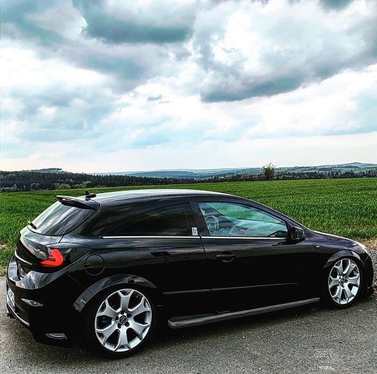 Post 8 by @opel_army on Instagram (image)