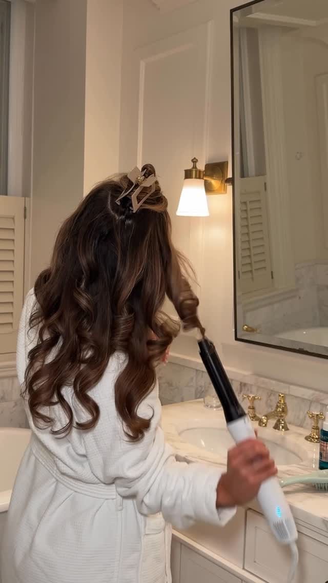 Post 6 by Minnie Faye Rayment on Instagram (video)
