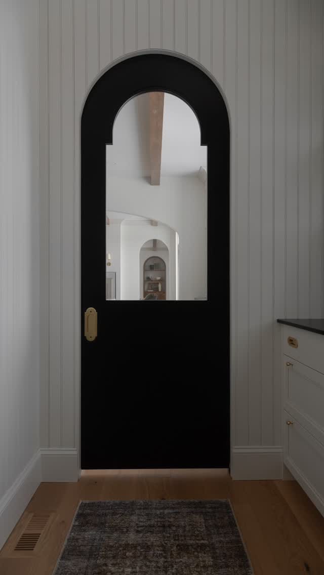 Post 4 by Lisa  Clark  Design on Instagram (video)