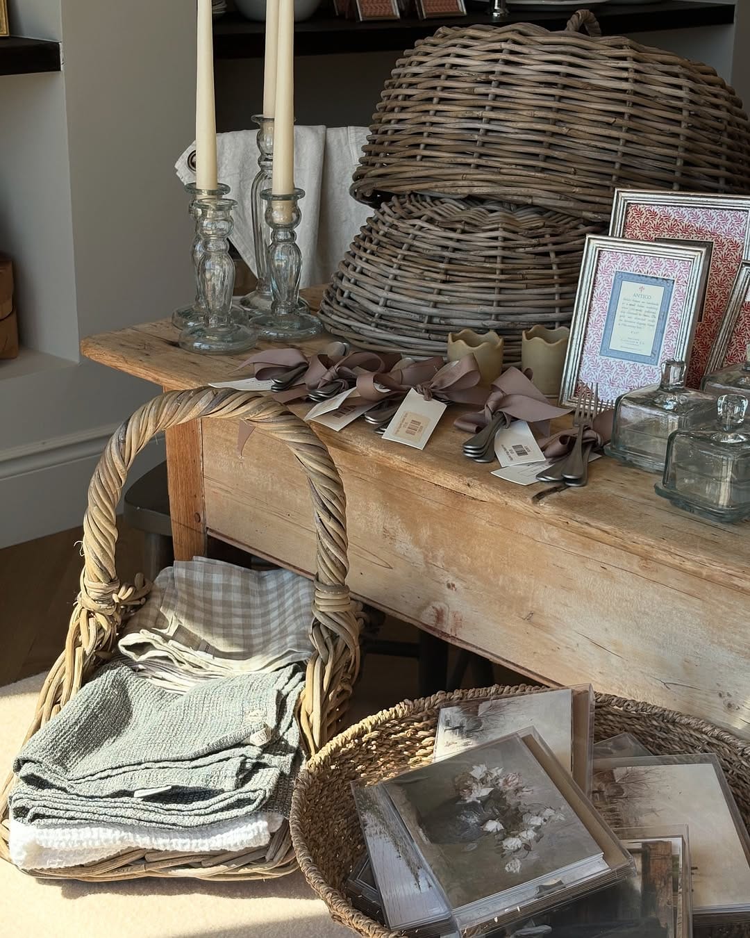 Post 1 by Annie & Flora Market on Instagram (carousel)