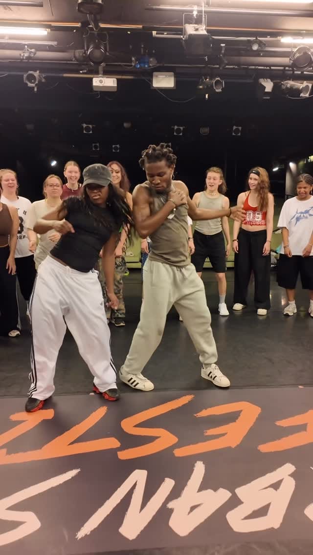 Post 1 by Lindi Mlaba on Instagram (video)