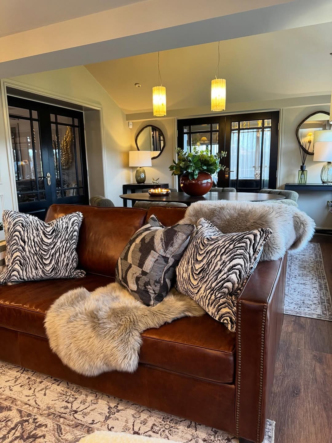 Post 7 by KELLY JONES Creative Interiors on Instagram (carousel)