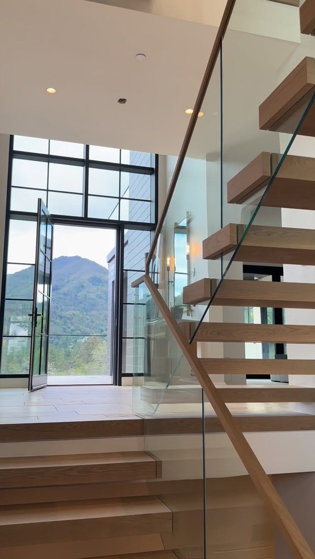 Post 3 by Mrail Modern Stairs Toronto on Instagram (video)