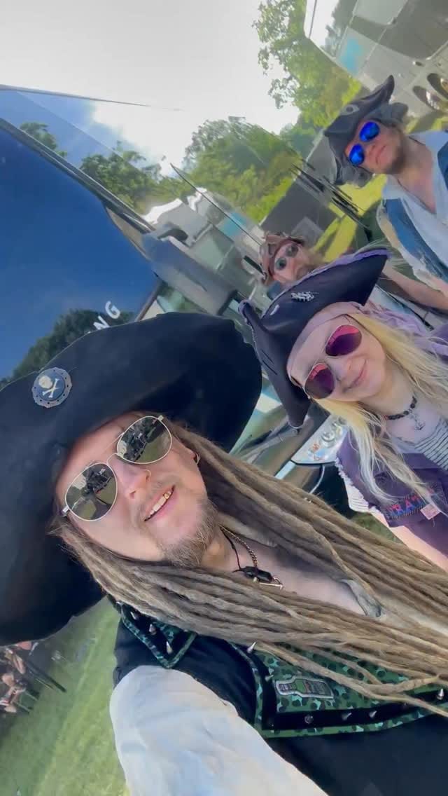 Post 1 by Drei Meter Feldweg on Instagram (video)