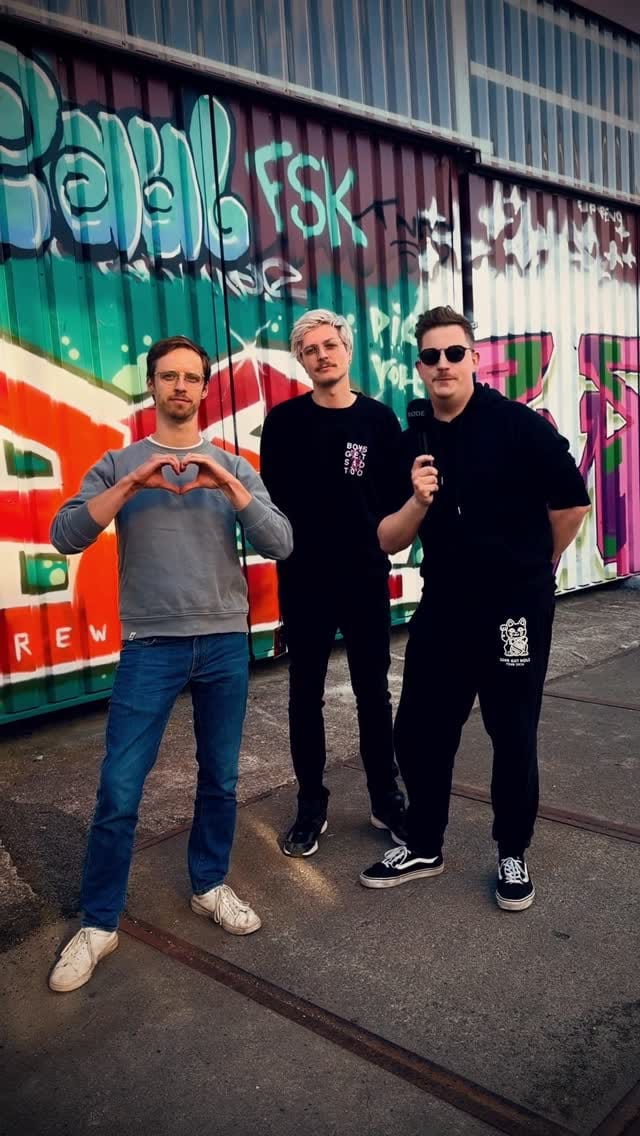 Post 4 by Drei Meter Feldweg on Instagram (video)