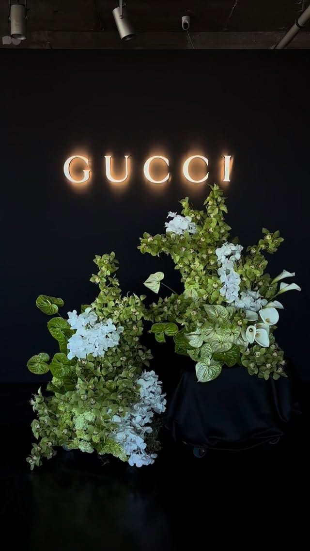 Post 2 by Valentina | Floral Artist & Botanical Set Designer on Instagram (video)