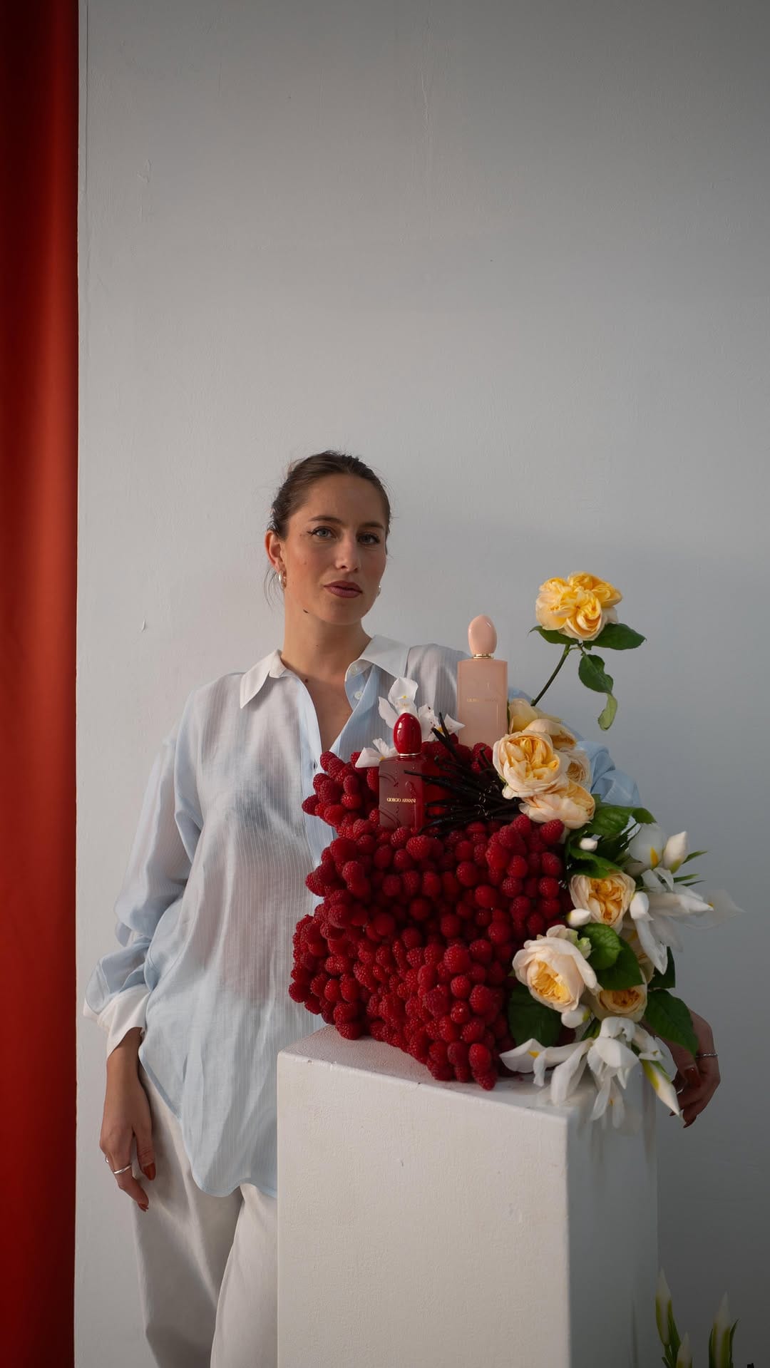 Post 7 by Valentina | Floral Artist & Botanical Set Designer on Instagram (video)