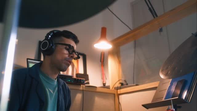 Post 6 by Tarun Balani on Instagram (video)