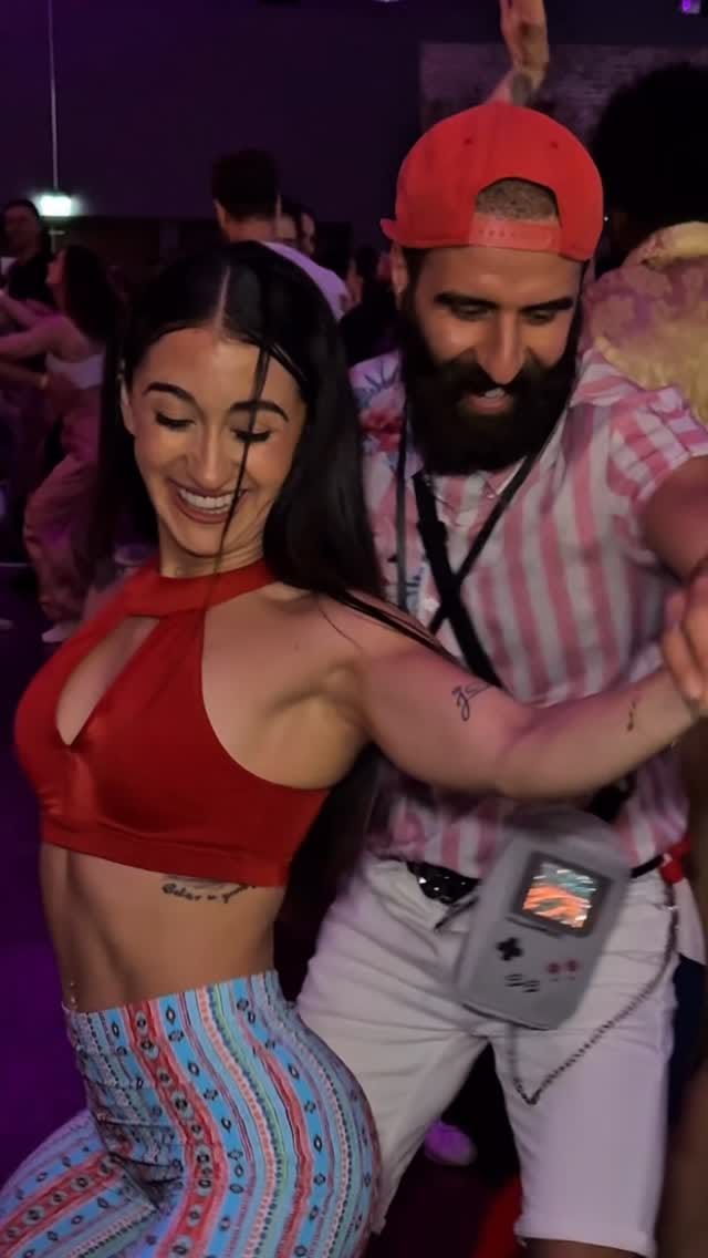 Post 1 by DANCE LEE BARBACHATA / SALSA / HIP HOP on Instagram (video)