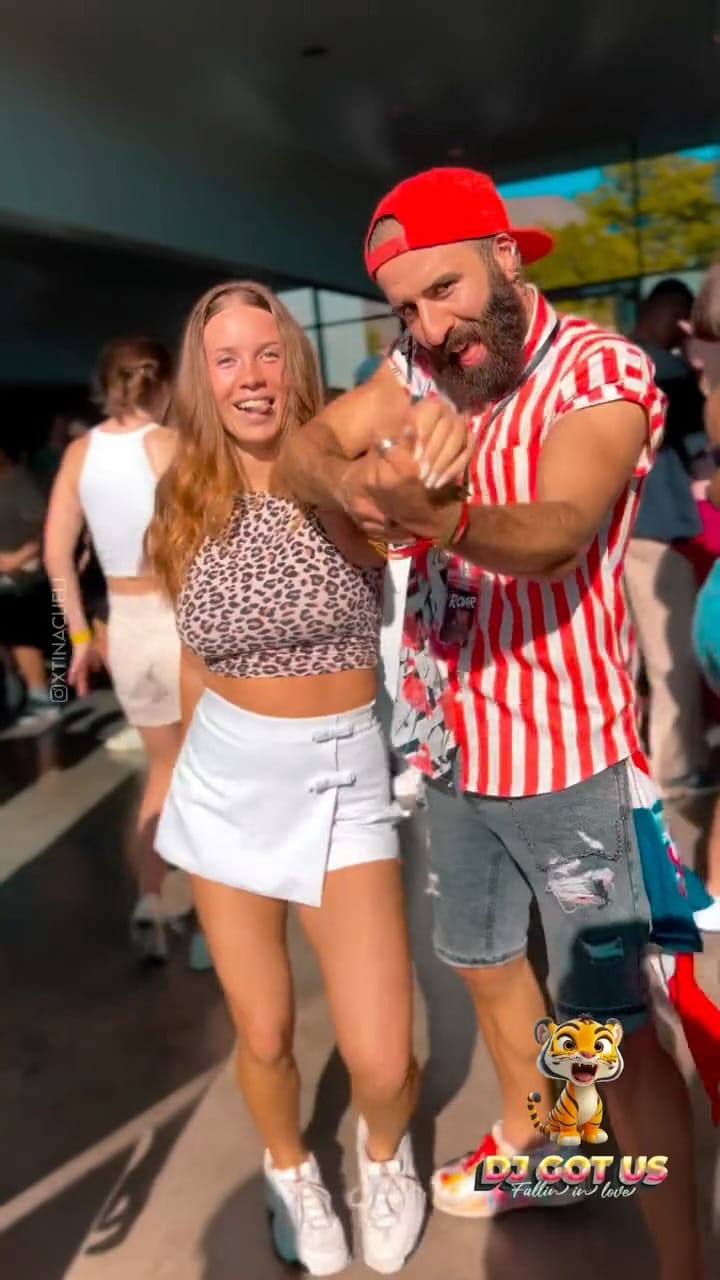 Post 6 by DANCE LEE BARBACHATA / SALSA / HIP HOP on Instagram (video)
